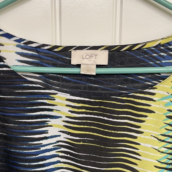 Loft Black blue yellow green blouse size M - Picture 2 of 5